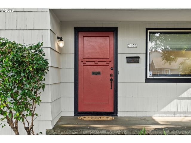 7103 Se RHONE St, Portland, OR 97206