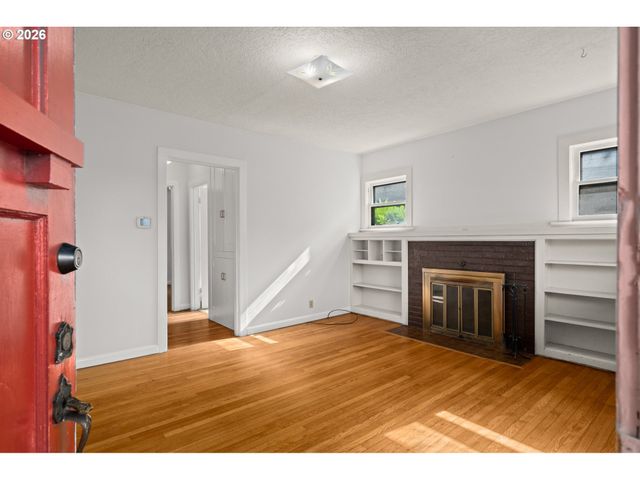 7103 Se RHONE St, Portland, OR 97206