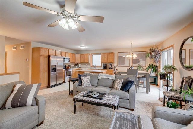 829 Oregon Parks Avenue, Oregon, WI 53575