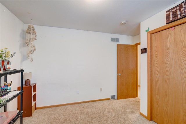 829 Oregon Parks Avenue, Oregon, WI 53575