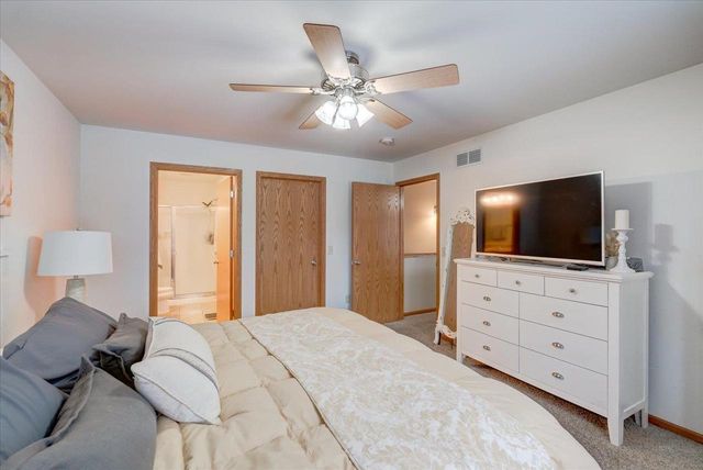 829 Oregon Parks Avenue, Oregon, WI 53575