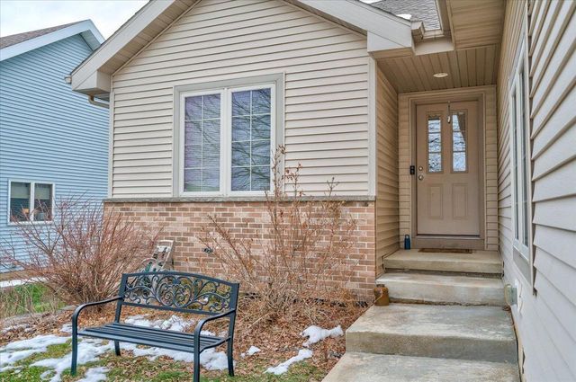 829 Oregon Parks Avenue, Oregon, WI 53575