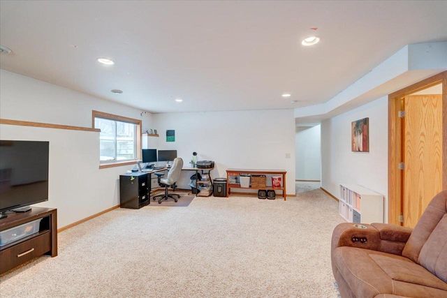 829 Oregon Parks Avenue, Oregon, WI 53575