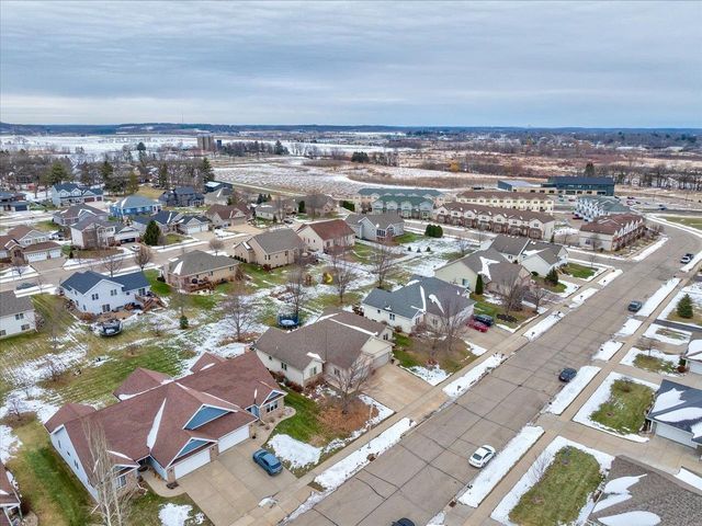 829 Oregon Parks Avenue, Oregon, WI 53575