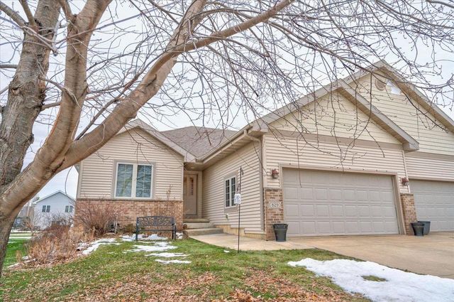 829 Oregon Parks Avenue, Oregon, WI 53575