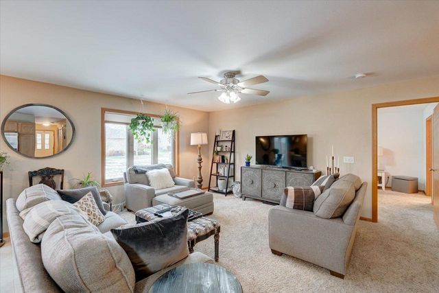 829 Oregon Parks Avenue, Oregon, WI 53575