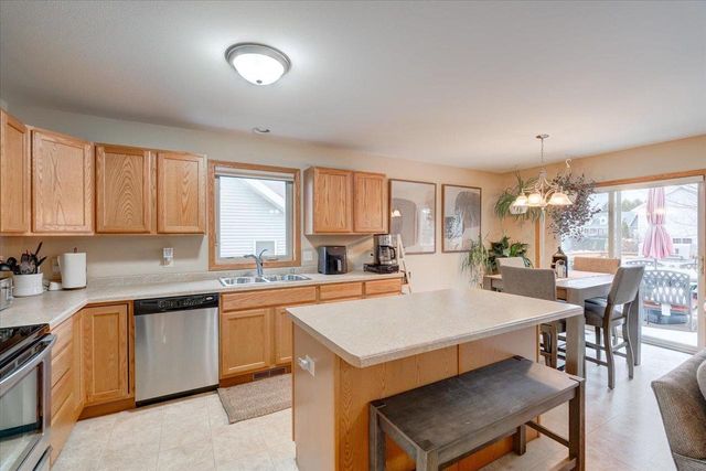 829 Oregon Parks Avenue, Oregon, WI 53575