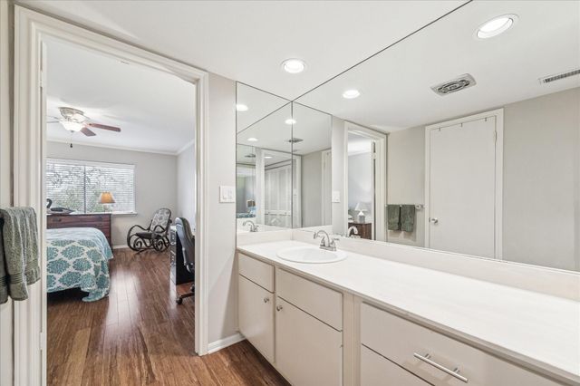 6603 Bayou Glen Road, Houston, TX 77057