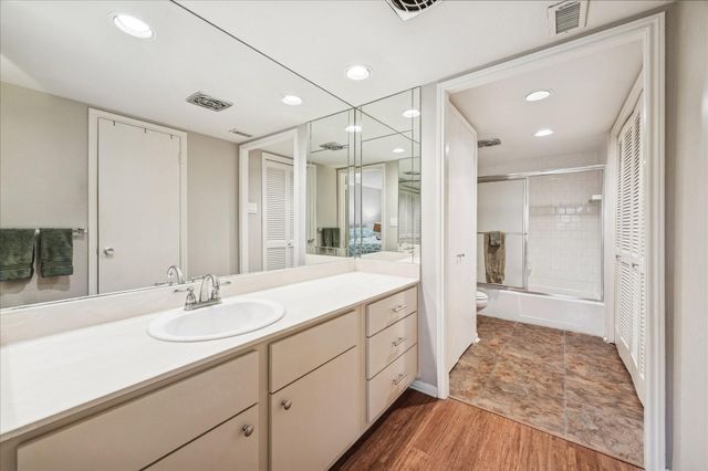 6603 Bayou Glen Road, Houston, TX 77057