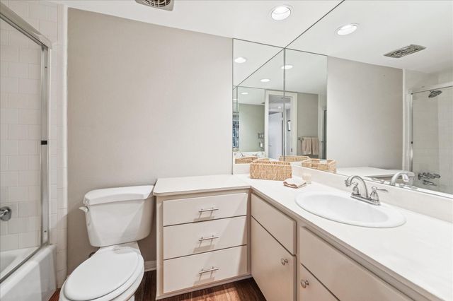 6603 Bayou Glen Road, Houston, TX 77057