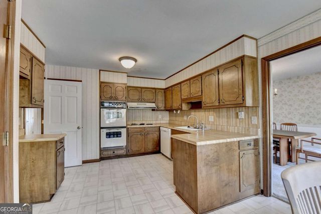 305 Seventeenth Fairway, Roswell, GA 30076