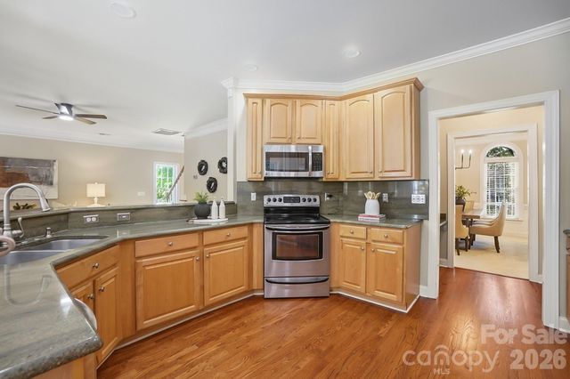 7126 Weddington Brook Drive, Matthews, NC 28104