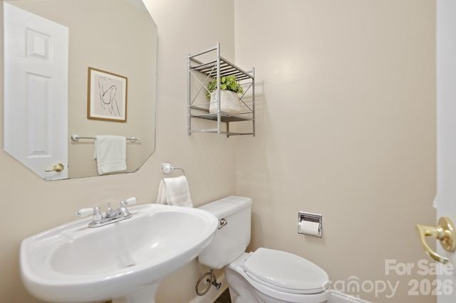 7126 Weddington Brook Drive, Matthews, NC 28104