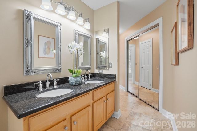 7126 Weddington Brook Drive, Matthews, NC 28104