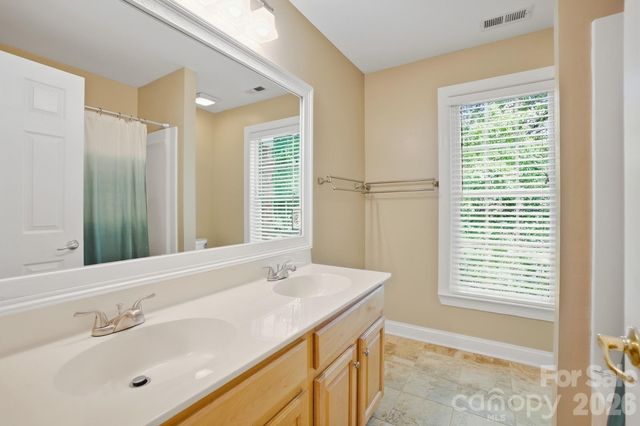 7126 Weddington Brook Drive, Matthews, NC 28104