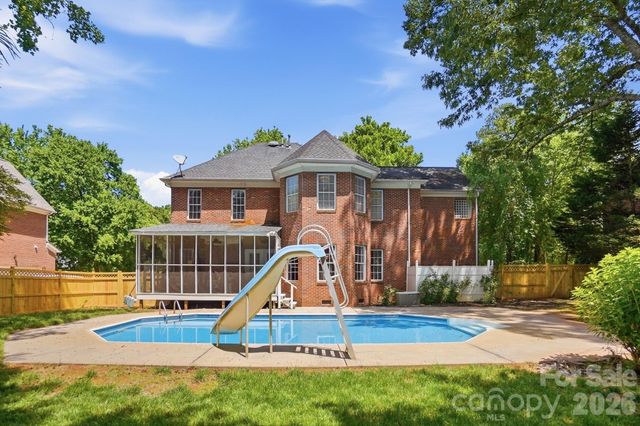 7126 Weddington Brook Drive, Matthews, NC 28104
