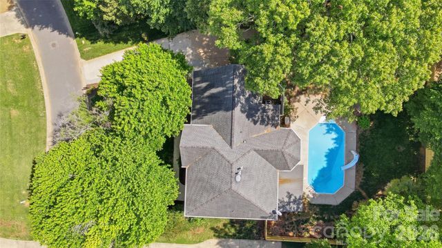 7126 Weddington Brook Drive, Matthews, NC 28104