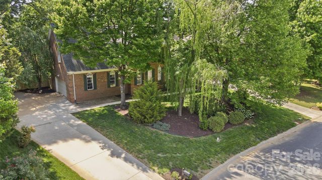 7126 Weddington Brook Drive, Matthews, NC 28104