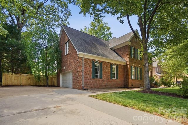 7126 Weddington Brook Drive, Matthews, NC 28104