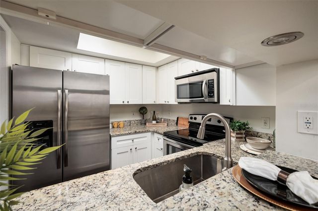 4405 W FAIR OAKS AVENUE 21, Tampa, FL 33611