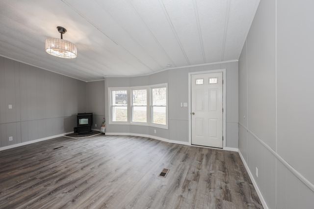 24 Donald Drive, Goffstown, NH 03045