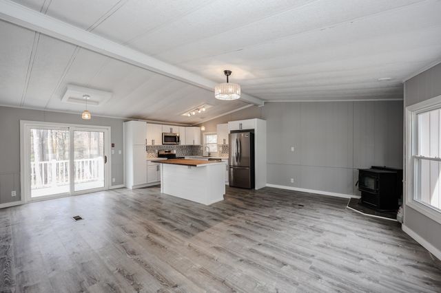 24 Donald Drive, Goffstown, NH 03045