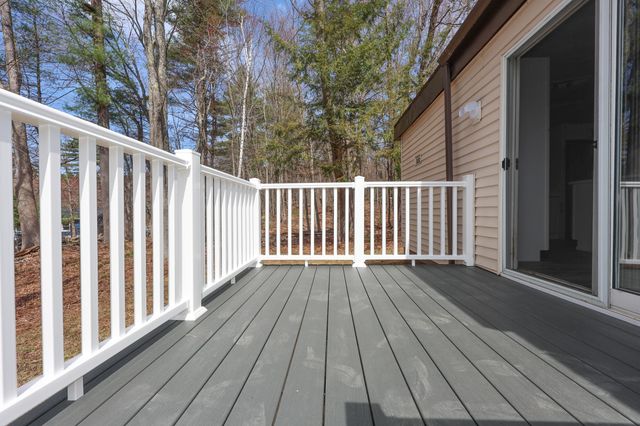 24 Donald Drive, Goffstown, NH 03045