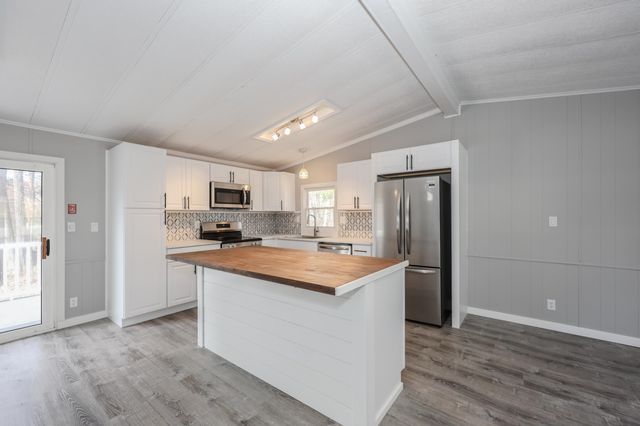 24 Donald Drive, Goffstown, NH 03045