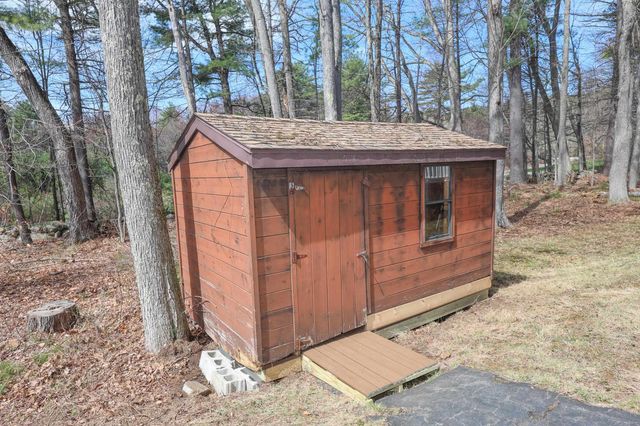 24 Donald Drive, Goffstown, NH 03045