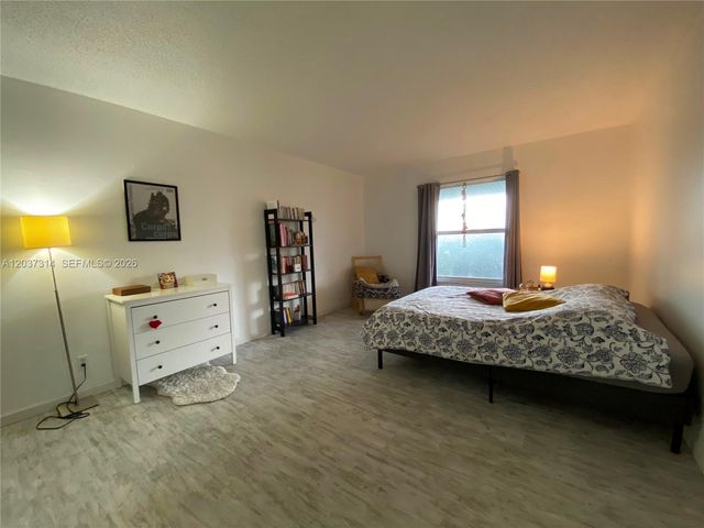 605 S Pine Island Road 404A, Plantation, FL 33324