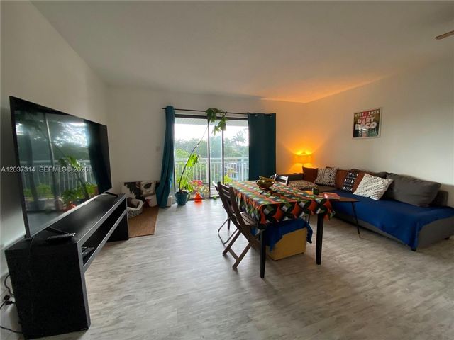 605 S Pine Island Road 404A, Plantation, FL 33324