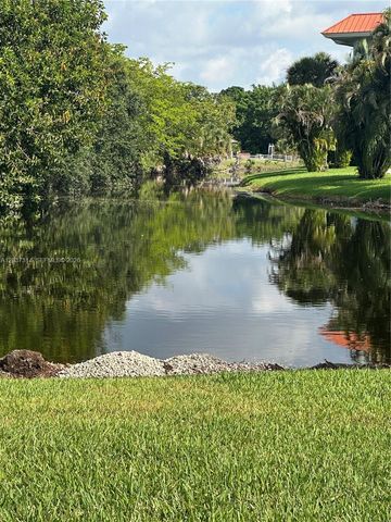 605 S Pine Island Road 404A, Plantation, FL 33324
