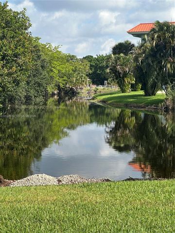 605 S Pine Island Road 404A, Plantation, FL 33324