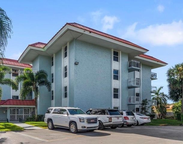605 S Pine Island Road 404A, Plantation, FL 33324