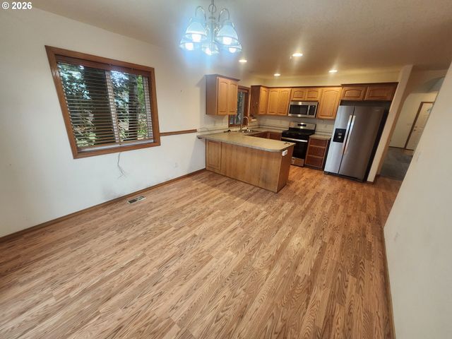 8330 Ne 16TH St, Vancouver, WA 98664