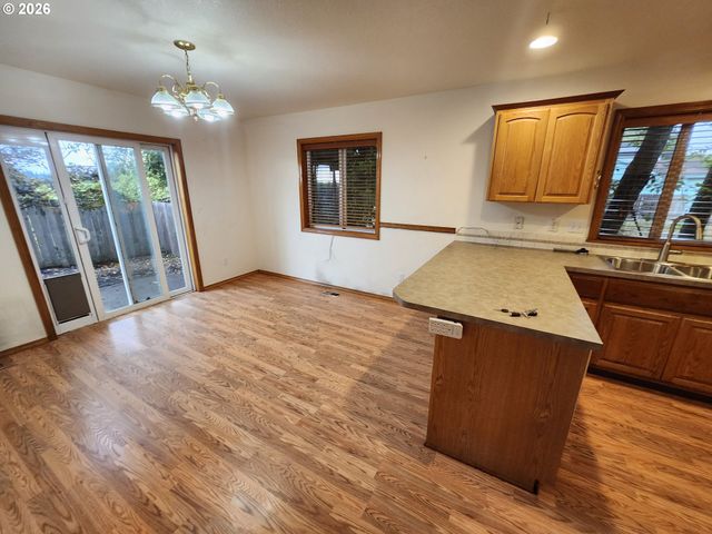 8330 Ne 16TH St, Vancouver, WA 98664