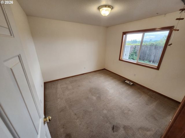 8330 Ne 16TH St, Vancouver, WA 98664