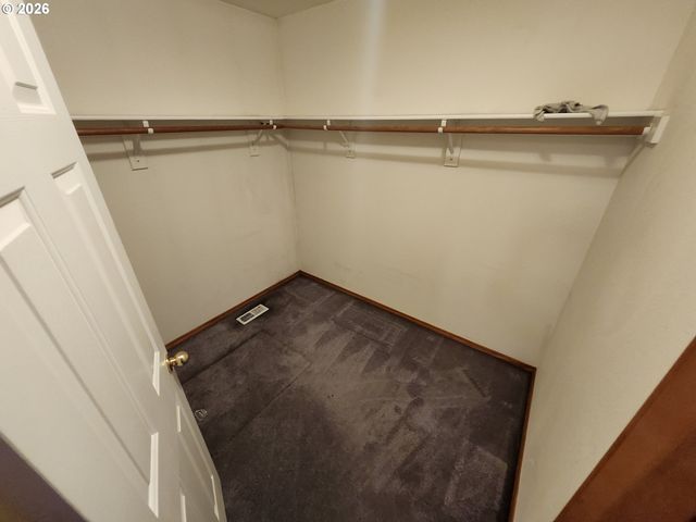 8330 Ne 16TH St, Vancouver, WA 98664