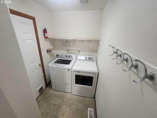 8330 Ne 16TH St, Vancouver, WA 98664