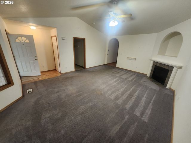 8330 Ne 16TH St, Vancouver, WA 98664