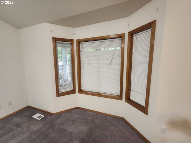 8330 Ne 16TH St, Vancouver, WA 98664
