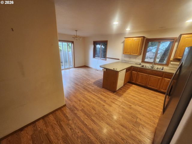 8330 Ne 16TH St, Vancouver, WA 98664