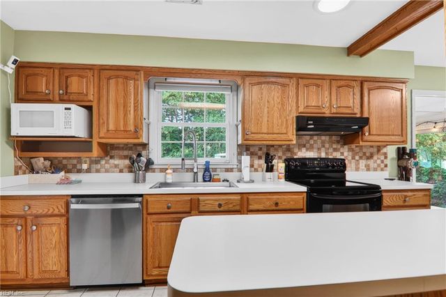 5025 Greenbrook DR, Portsmouth, VA 23703