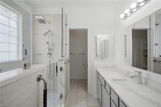 813 Brittlebank DR, Virginia Beach, VA 23462