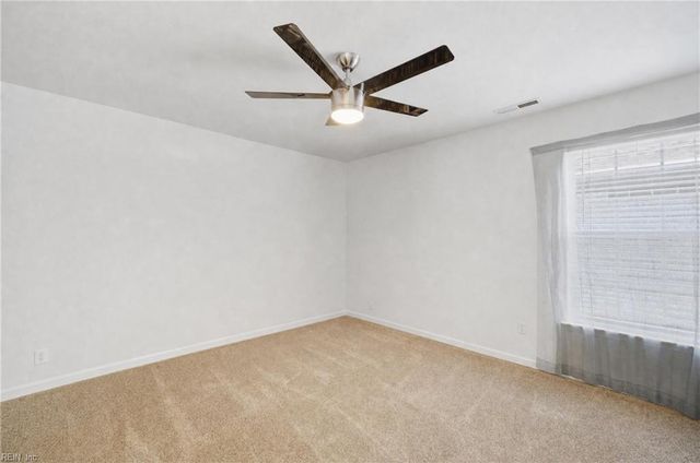 813 Brittlebank DR, Virginia Beach, VA 23462