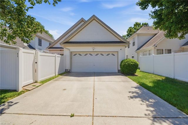 813 Brittlebank DR, Virginia Beach, VA 23462