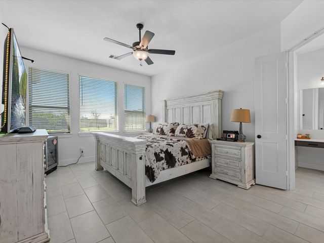 5034 Country Meadows Trail, Iowa Colony, TX 77583