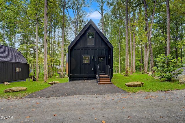 210 Braydens Way, Gatlinburg, TN 37738