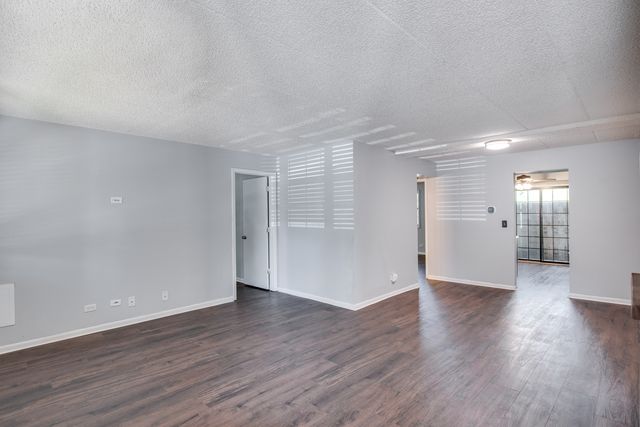 1486 W Jefferson Avenue D, Naperville, IL 60540