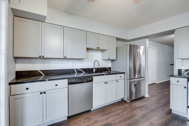 1486 W Jefferson Avenue D, Naperville, IL 60540